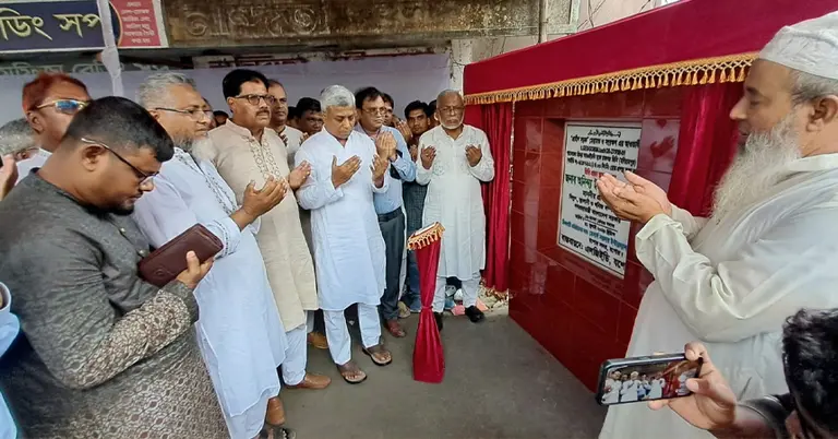 সড়কের সংস্কার এবং প্রশস্তকরণের কাজের ভিত্তি প্রস্তরের উদ্বোধন করেছেন জ্বালানি প্রতিমন্ত্রী